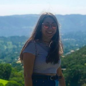 Meet your Posher, Julia